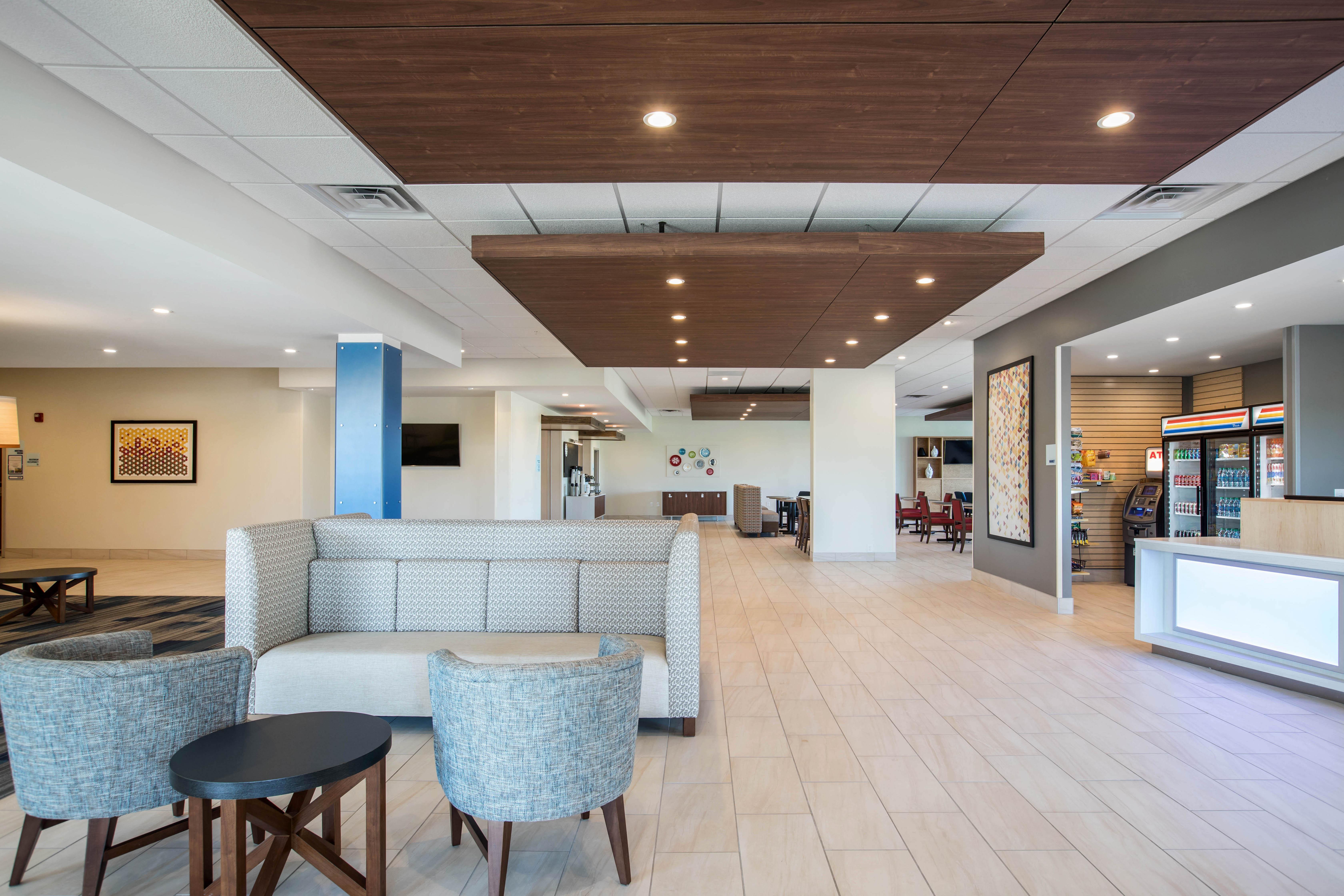 Holiday Inn Express & Suites Ludington By Ihg Buitenkant foto