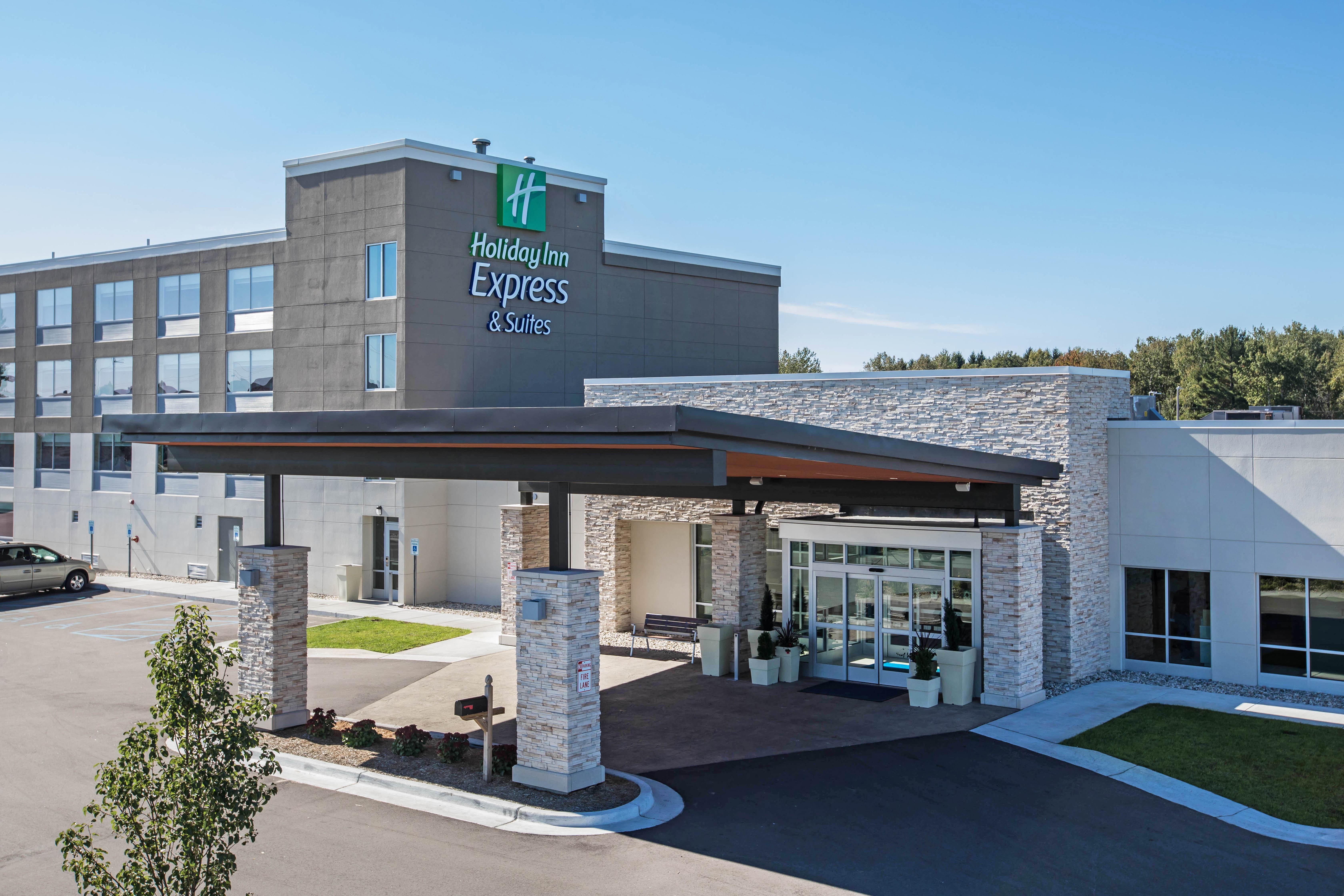 Holiday Inn Express & Suites Ludington By Ihg Buitenkant foto