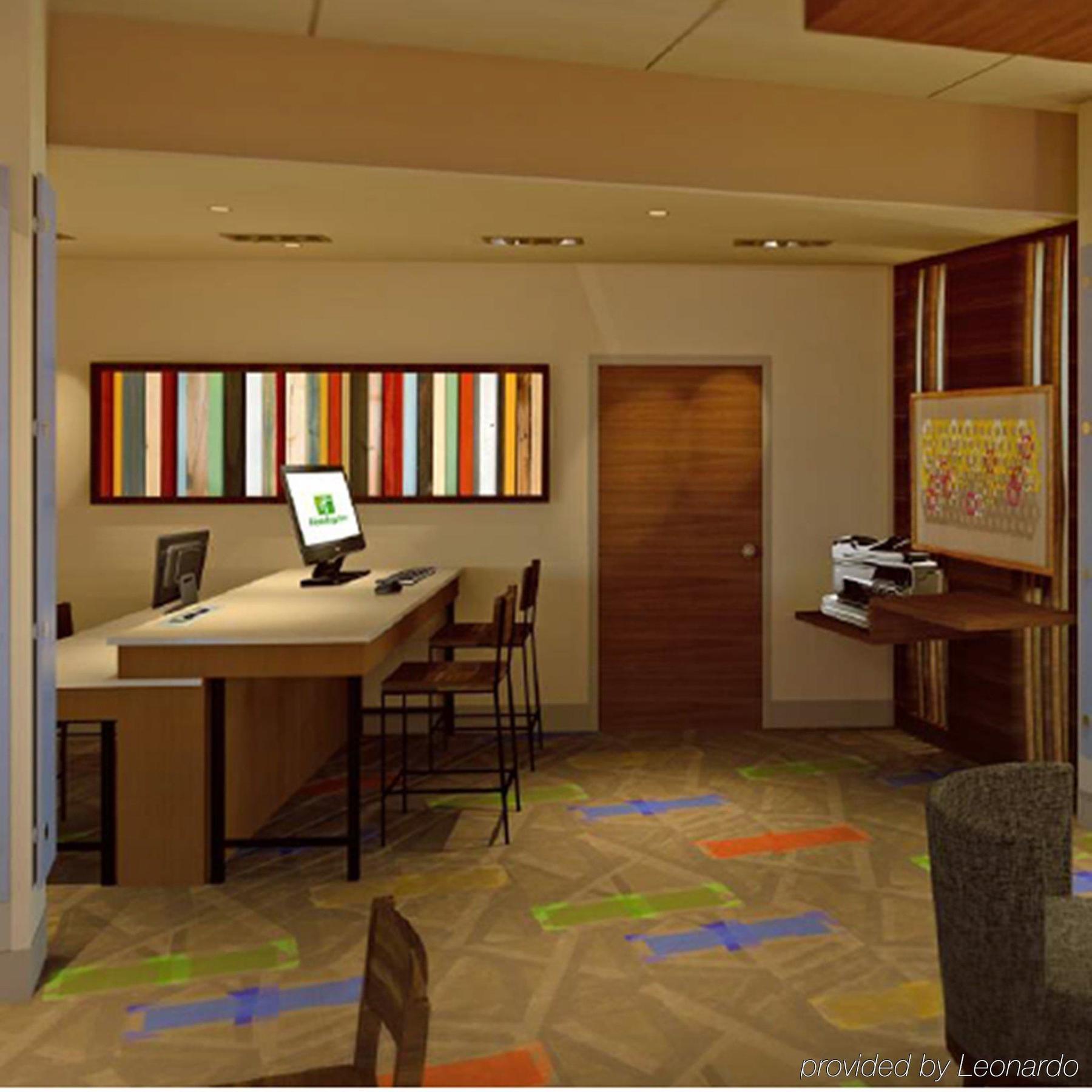 Holiday Inn Express & Suites Ludington By Ihg Buitenkant foto